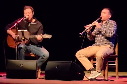 Fontenelle (guitarra E Voz) E João Pedro Santos